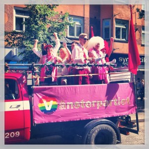 970826_409513062490496_49838696_n